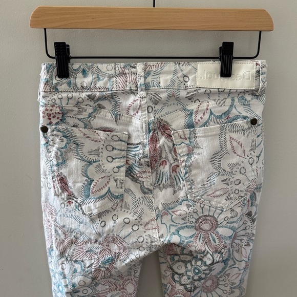 Desigual Artsy Cropped Jeans - White and Blue MEX 26 - see measurements - Picture 10 of 13